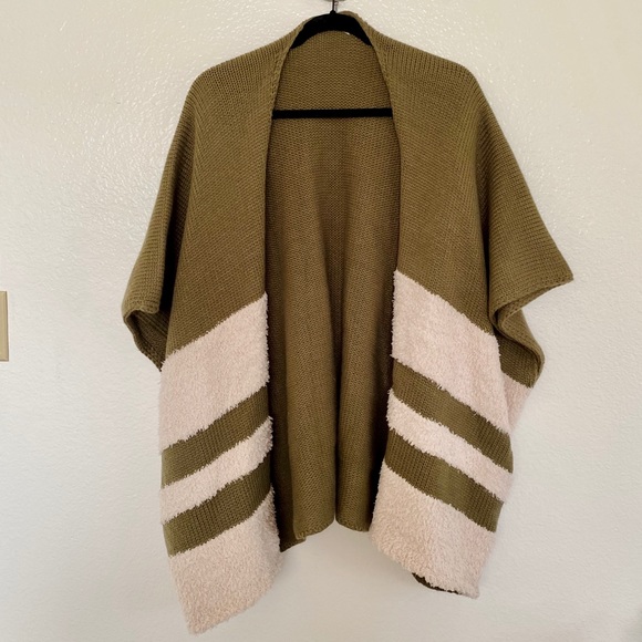Universal Thread Sweaters - Olive Green Knit and Sherpa Shawl Wrap